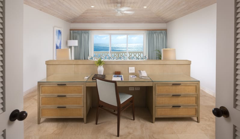 1 - Bluff Room Inside desk